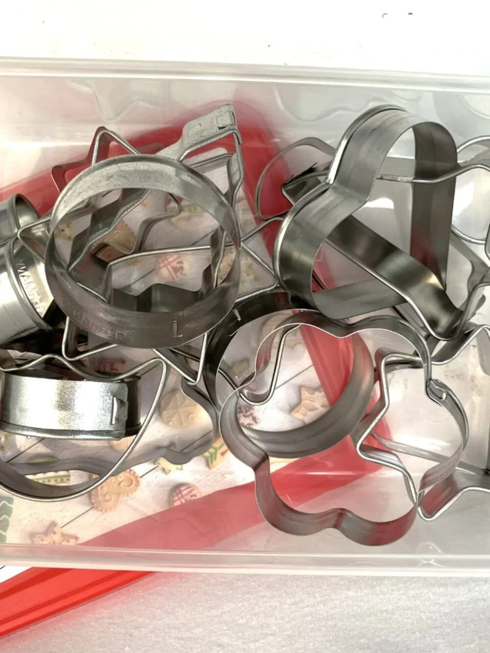 Wilton Holiday Vintage Metal 18 Piece Cookie Cutter Set
